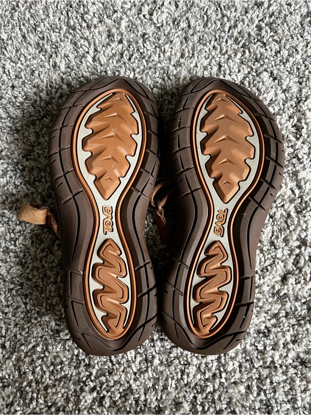 Teva Elzada Leather Strappy Sandal - Picture 6 of 9